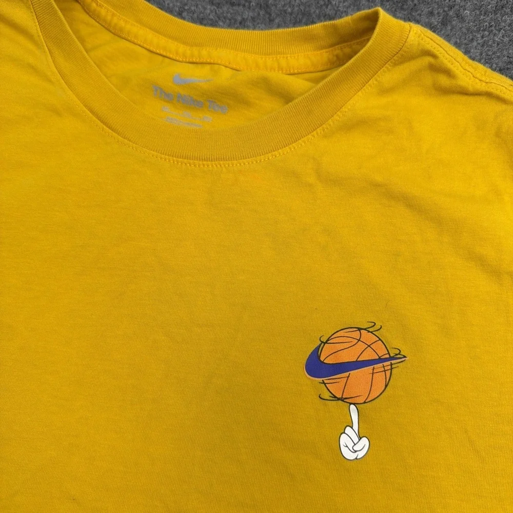 The Nike Tee Space Jam Mens yellow Graphic shirt size XXL Bugs Bunny Loony Toons
